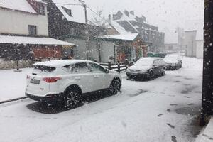 Snijeg na Žabljaku i u Kolašinu, pogledajte snimke sa ulica