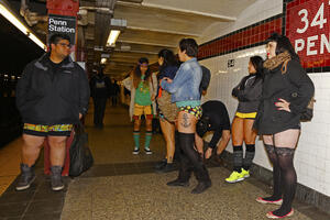 Svijet čeka šou: Njujorčani se sjutra voze metroom u donjem vešu