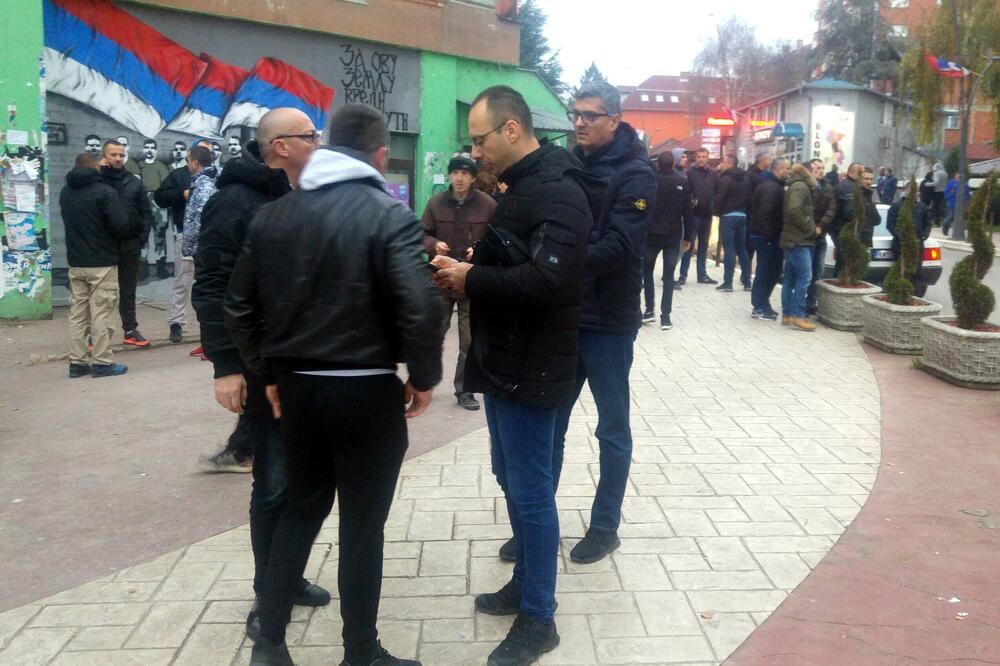 Kosovska Mitrovica, protest, Foto: BETAPHOTO/Igor Majstorovic/DS