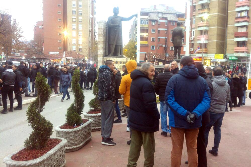 Kosovska Mitrovica, protest, Foto: BETAPHOTO/Igor Majstorovic/DS