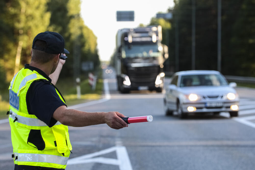 Saobraćajna policija, saobraćajac, Foto: Shutterstock
