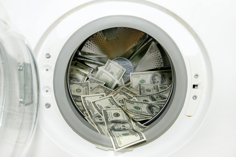 Veš mašina, pare, dolari, Foto: Shutterstock