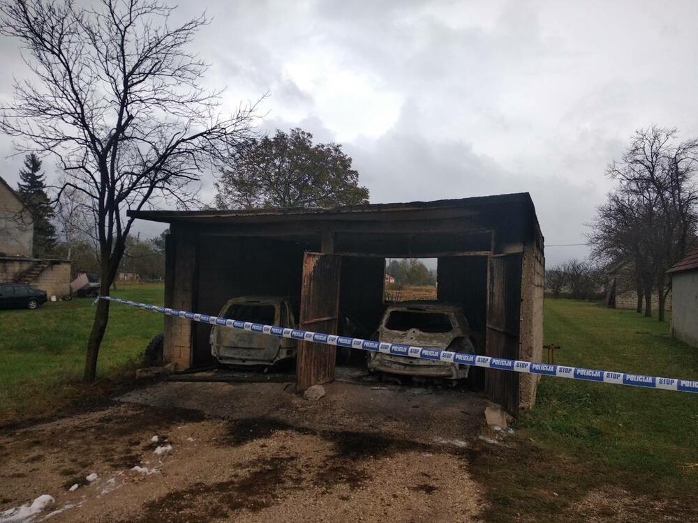 Zapljeni automobili Miločani Nikšić