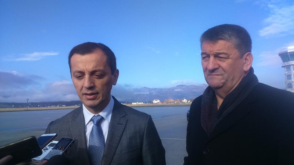 aerodrom Kapino polje, Predrag Bošković, Veselin Grbović