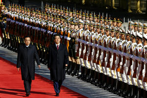Pogledajte kako su japanskog premijera dočekali u Pekingu