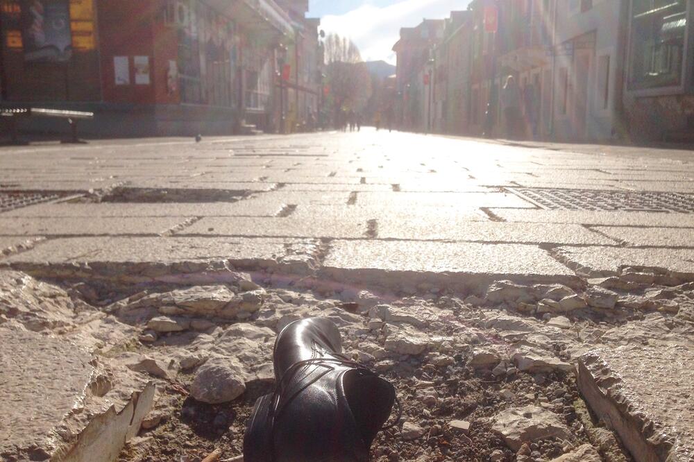 Cetinje kolumna Petar Glendža, Foto: Petar Glendža