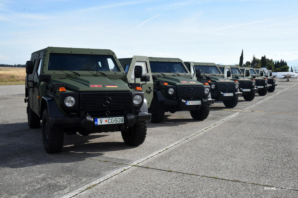 Donacija oklopnih vozila, Foto: Ministarstvo odbrane Crne Gore