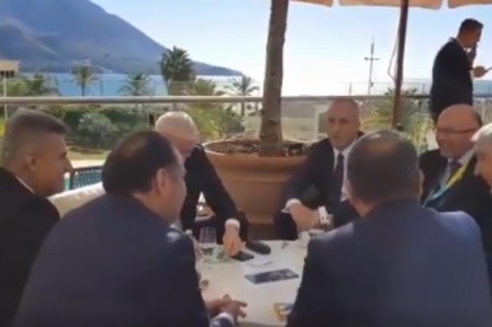 Ćaskanje uz kafu, Foto: Vlada Crne Gore