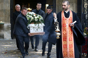 Bugarska: Stotine ljudi na sahrani ubijene novinarke Viktorije...
