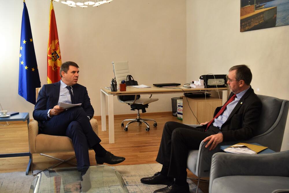 Aleksandar Drljević, Pet Keli, Foto: Vlada Crne Gore