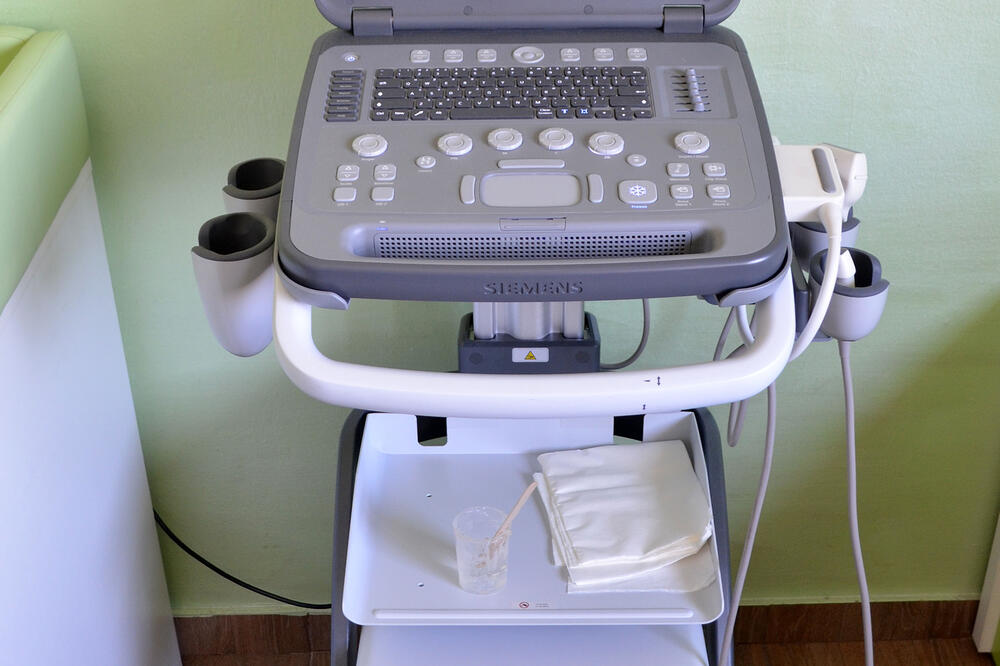 Ultrazvučni aparat sa sondom za novorođenčad, Foto: KCCG