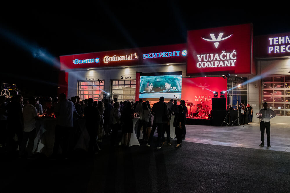 Vujačić Company, Foto: Vujačić Company