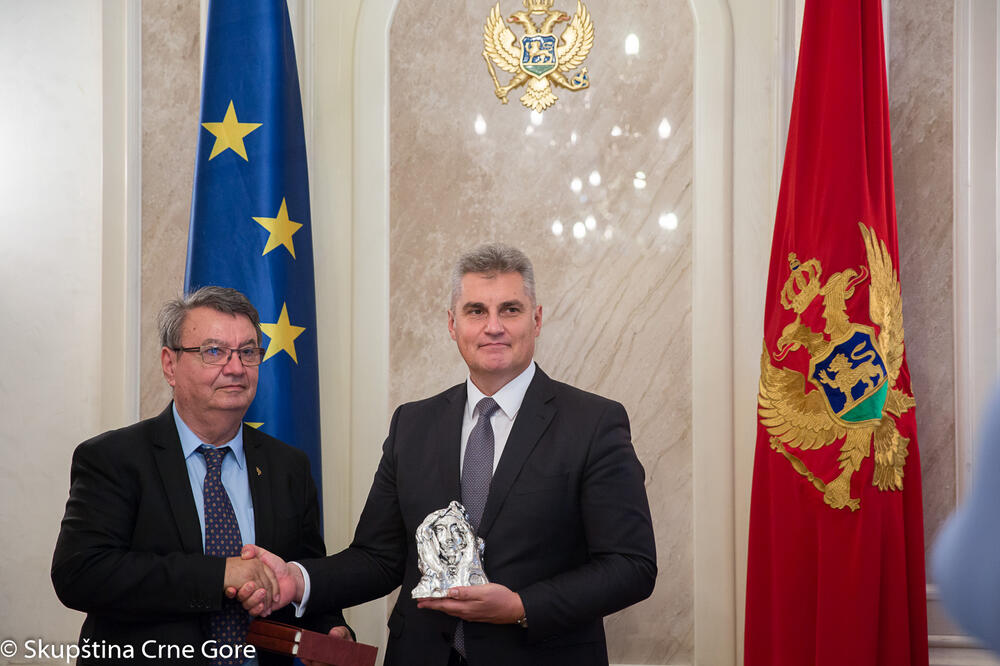 Ivan Brajović povelja, Foto: Skupština Crne Gore