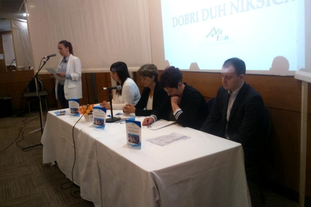 tribina Nikšić, Foto: Svetlana Mandić