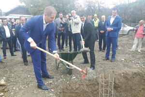 Postavljen kamen temeljac za skolu u Vojnom selu, Šehović: Sva...