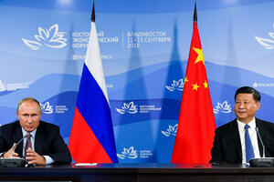 Putin: Rusija i Kina će smanjiti upotrebu dolara u međusobnoj...