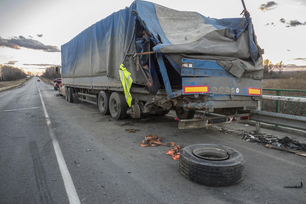 Kamion, nesreća, Foto: Shutterstock