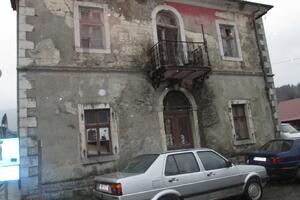Opasno u Kolašinu: Zgrada starog suda može da se sruši, državu ne...