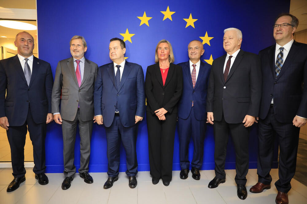 federika mogerini, duško marković, Foto: Twitter.com/MajaEUspox