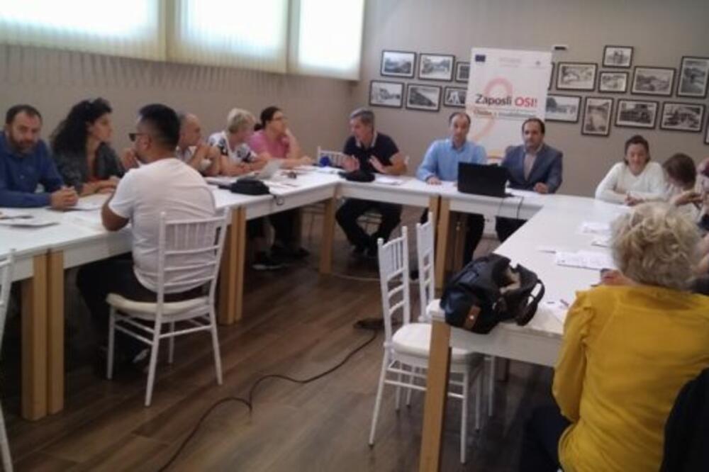 Berane, okrugli sto, Foto: Tufik Softić