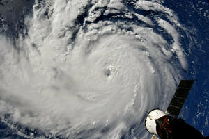 Uragan se približava atlantskoj obali SAD: Mogao bi da izazove...