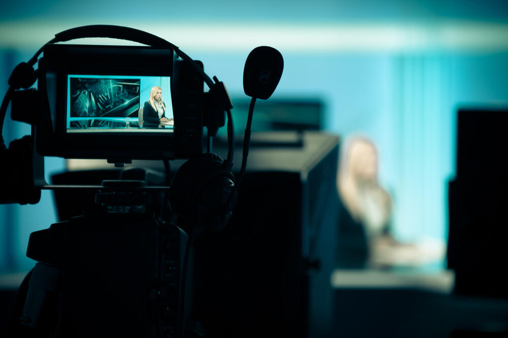 dnevnik, vijesti, voditelj, kamera, kamerman, Foto: Shutterstock
