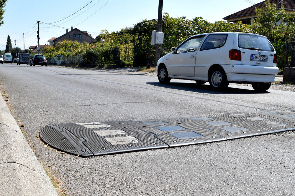 Podgorica, Ležeći policajac, Foto: Luka Zeković