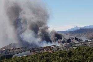 Vatrogasci se i dalje bore sa vatrom u krugu "Radoja Dakića":...