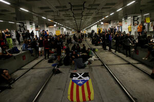 Foto priča: Pristalice nezavisne Katalonije blokirale puteve,...