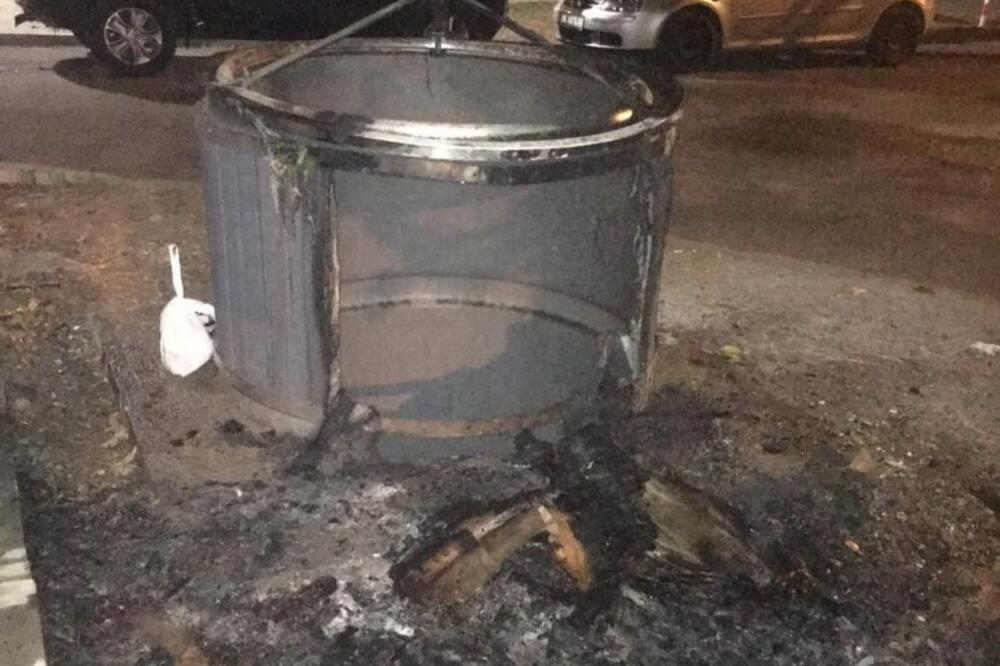 uništeni podzemni kontejner, Foto: Podgorica.me