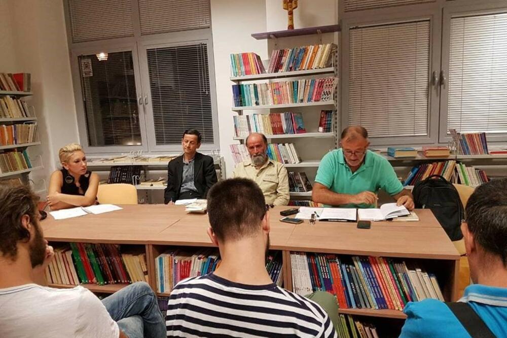 Pjesničko veče, Foto: Narodna biblioteka Budva