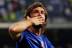 Pirlo dobio ponudu da se vrati fudbalu na 90 minuta