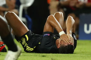 Ronaldo u suzama napustio teren: Pogledajte zašto je isključen as...