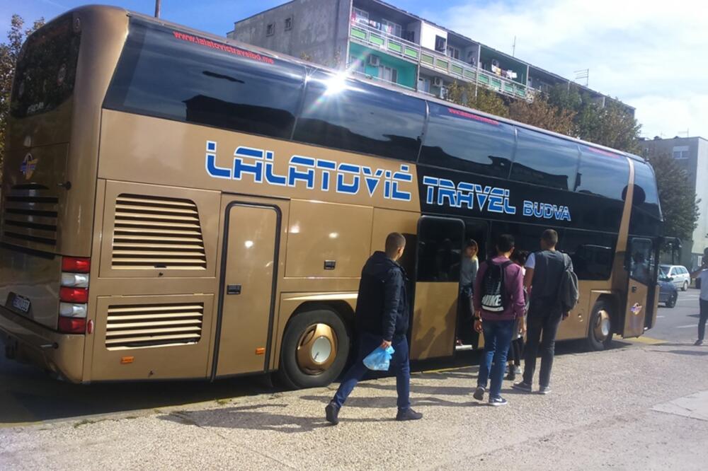 Lalatović prevoz, studentski autobus, Foto: Svetlana Mandić