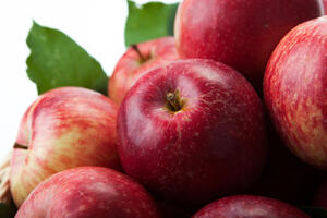 Jedna jabuka na dan...