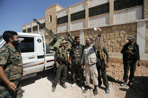 Sirijski pobunjenici povlače teško naoružanje