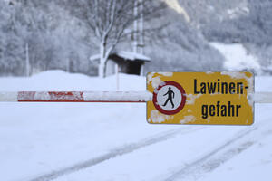 Tri njemačka skijaša poginula u lavini u Austriji, četvrti nestao