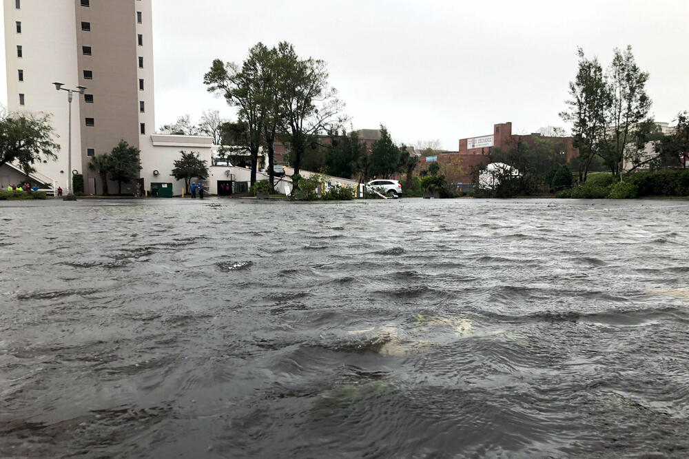 Uragan Florens, Sjeverna Karolina, Foto: Reuters