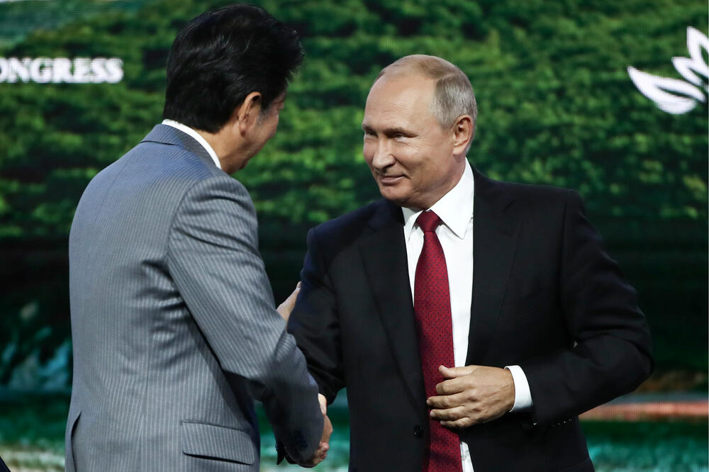 Vladimir Putin, Šinzo Abe, Foto: Reuters