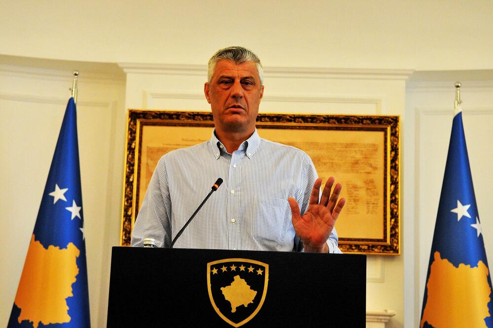 Tači, Foto: Betaphoto