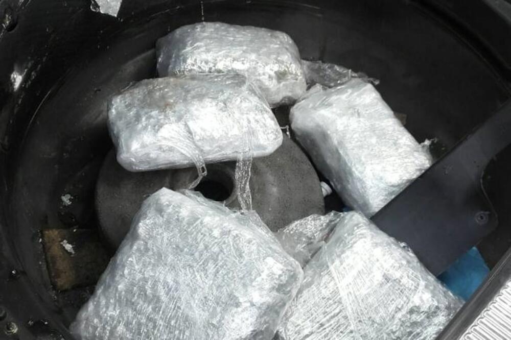 Pronađena marihuana, Foto: Uprava carina