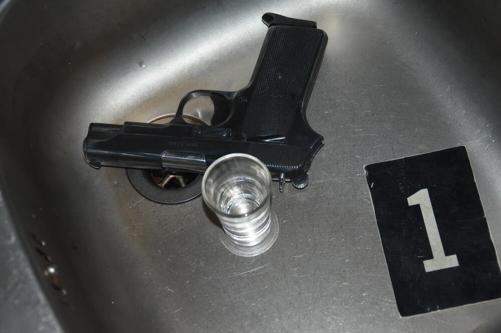 Pronađeni pištolj, Foto: Uprava policije