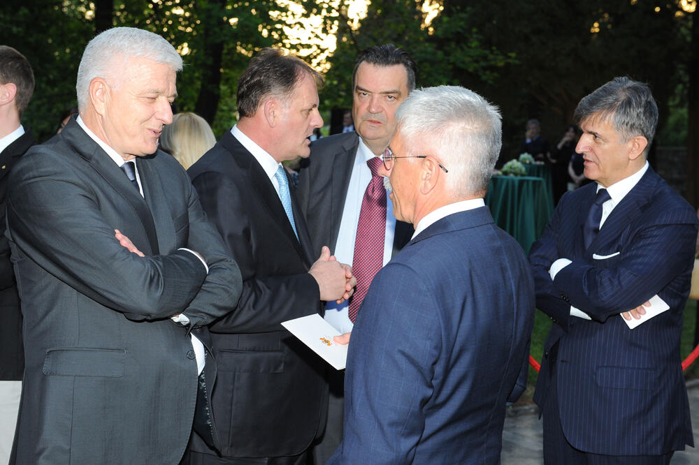 Knežević sa funkcionerima DPS-a i bivšim šefom EK u Podgorici, Foto: Zoran Đurić