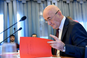 Koncesija za aerodrome odložena