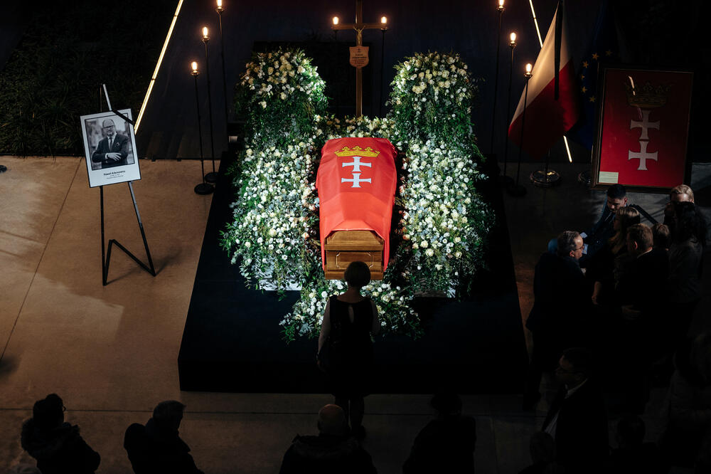 Kovčeg sa tijelom Pavela Adamoviča, Foto: Reuters