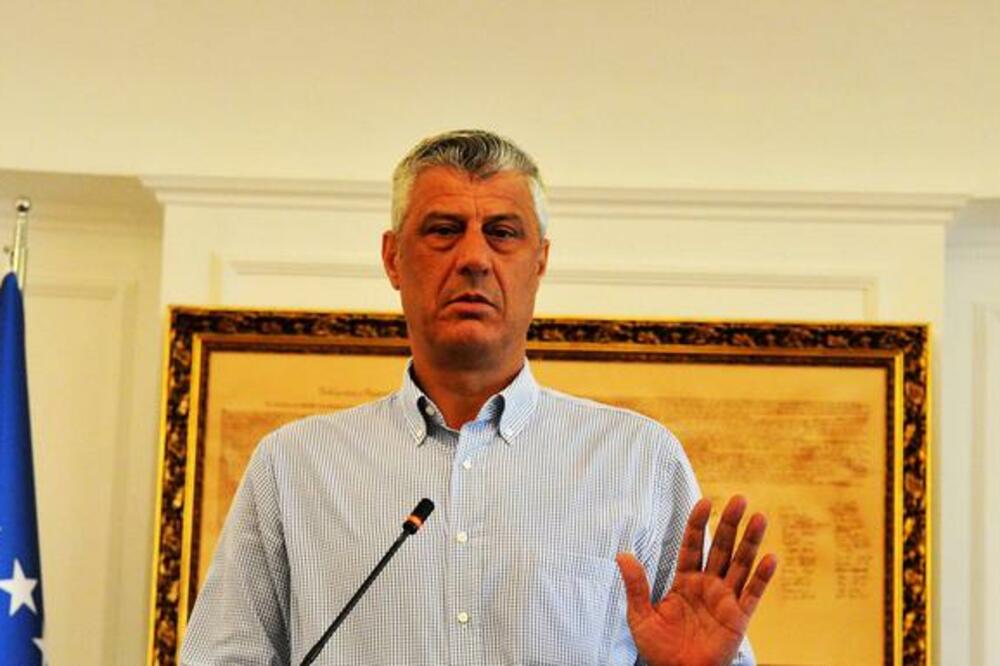 Tači, Foto: Betaphoto