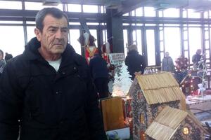 Penzioner našao način da se zaposli: Druguje sa kamenom i drvetom,...