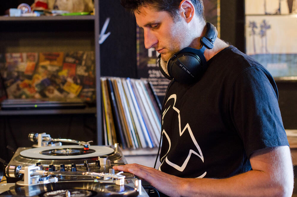 Ove subote u Gemiš baru sebe će ograničiti na “domaći” zvuk, Foto: Privatna arhiva