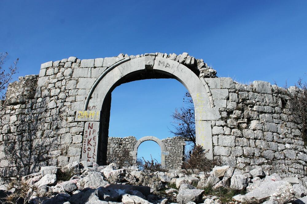 Crvena stijena, Foto: Jasna Gajević
