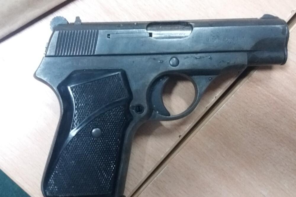 Pištolj iz kojeg je pucao Lasica, Foto: Uprava policije